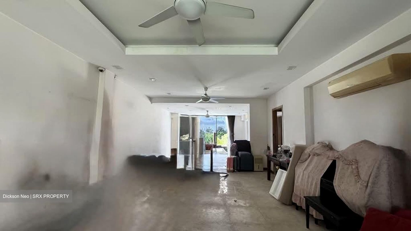Race Course Road (D8), Terrace #610339871